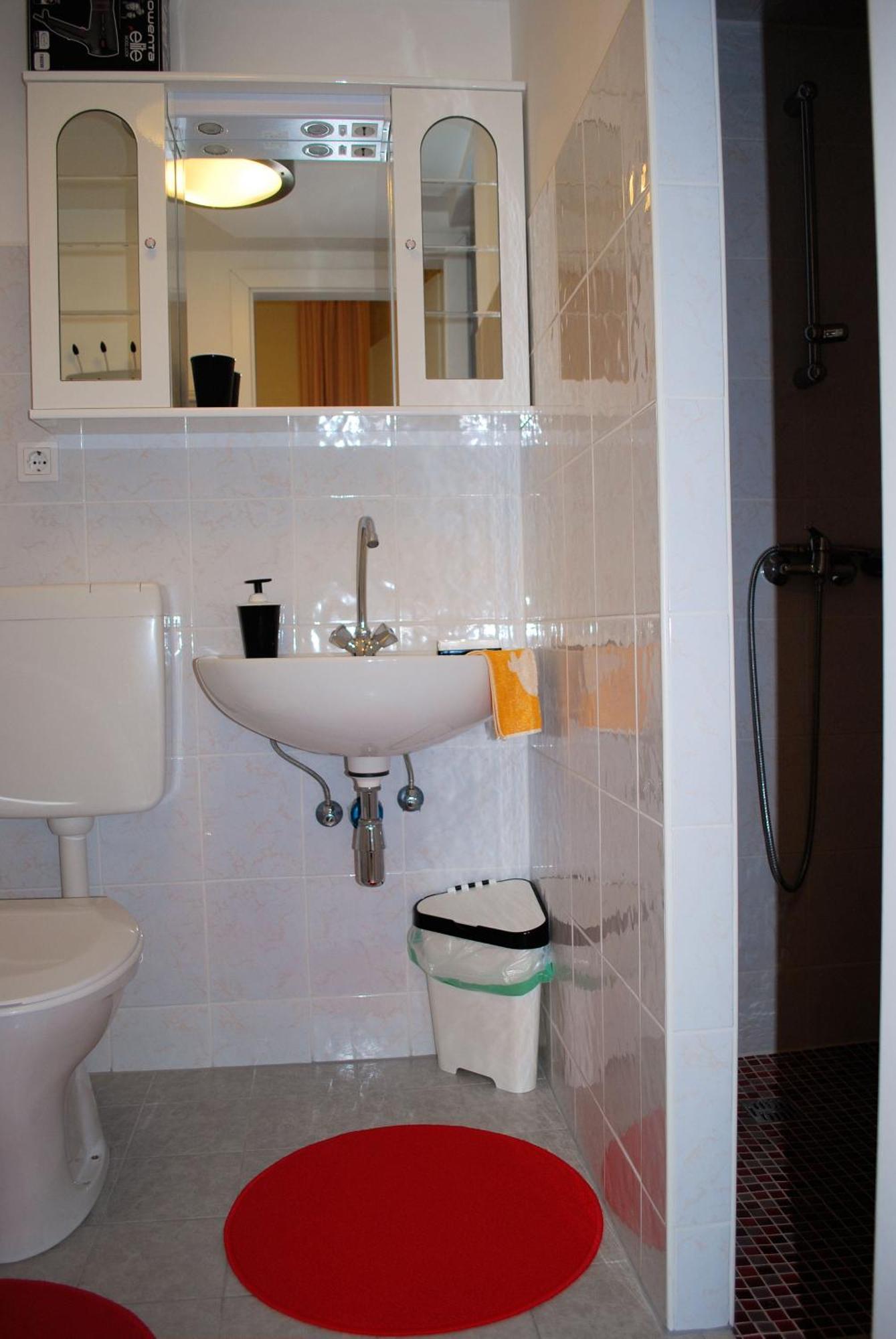 Heine Apartament *